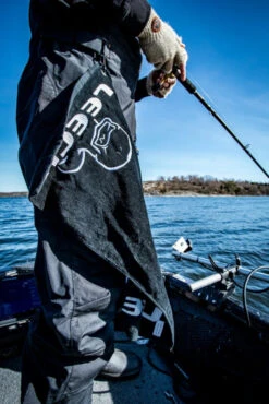 Leech Towel Black -Günstiges Eisangeln Tackle Geschäft LEECH3004 3